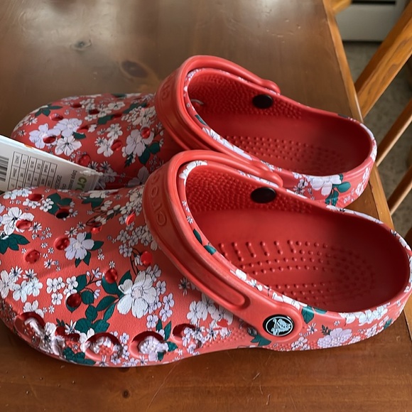 Crocs - size 8 spicy orange baya floral print - Picture 2 of 5